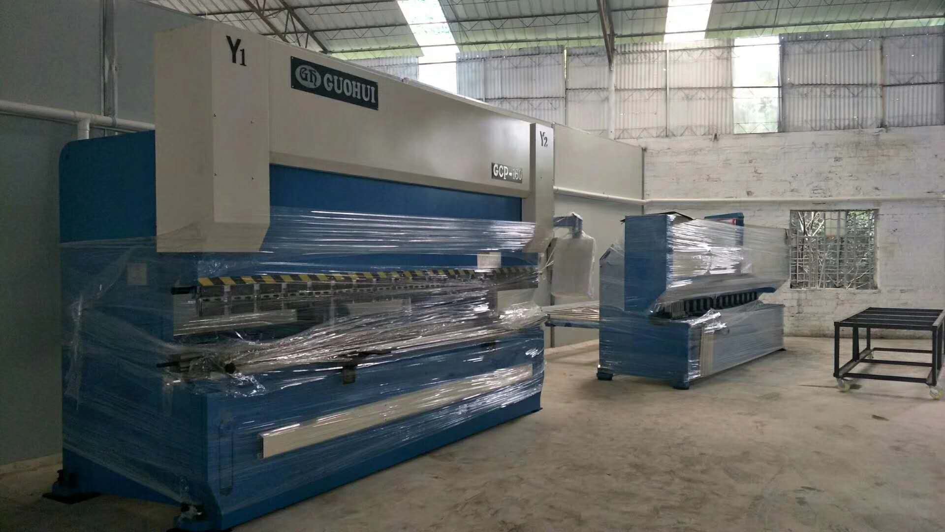 十月，金秋送爽，國輝送機(jī)